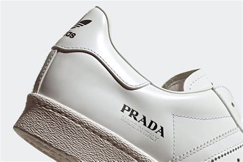 prada スニーカー 2019|プラダとアディダスのコラボ第3弾！即完売必至のス .